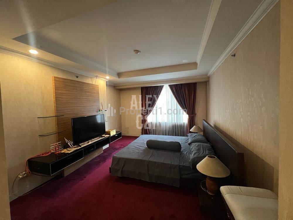 Dijual Apartemen Istana Sahid, Sudirman, Jakarta Pusat - 3+1 BR Fully Furnished