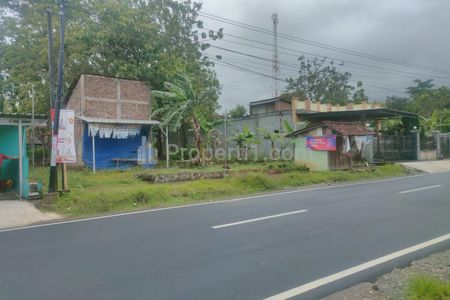 Jual Tanah Luas 840 m2 Strategis Buka Usaha Tepi Jalan Raya Batujamus Sragen Jawa Tengah