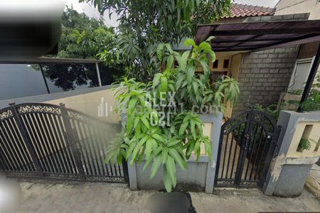 Dijual Rumah Hunian 3 Lantai Hook di Tanjung Barat, Jagakarsa, Jakarta Selatan