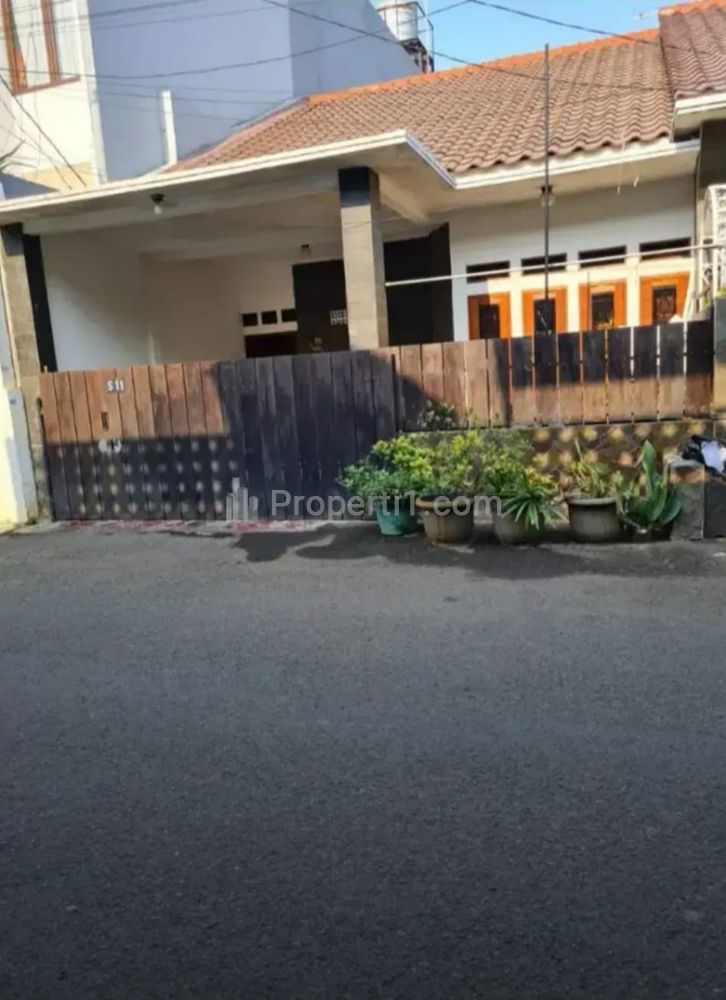 Dijual Rumah di Komplek Cipulir Permai Kebayoran Lama Jakarta Selatan - 2 Lantai Full Funished