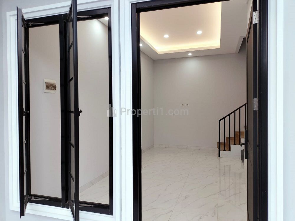 Dijual Rumah Baru 3 Lantai di Batu Ampar Kramat Jati Jakarta Timur Dekat PGC Cililitan, Universitas MH Thamrin, RSUD Kramat Jati