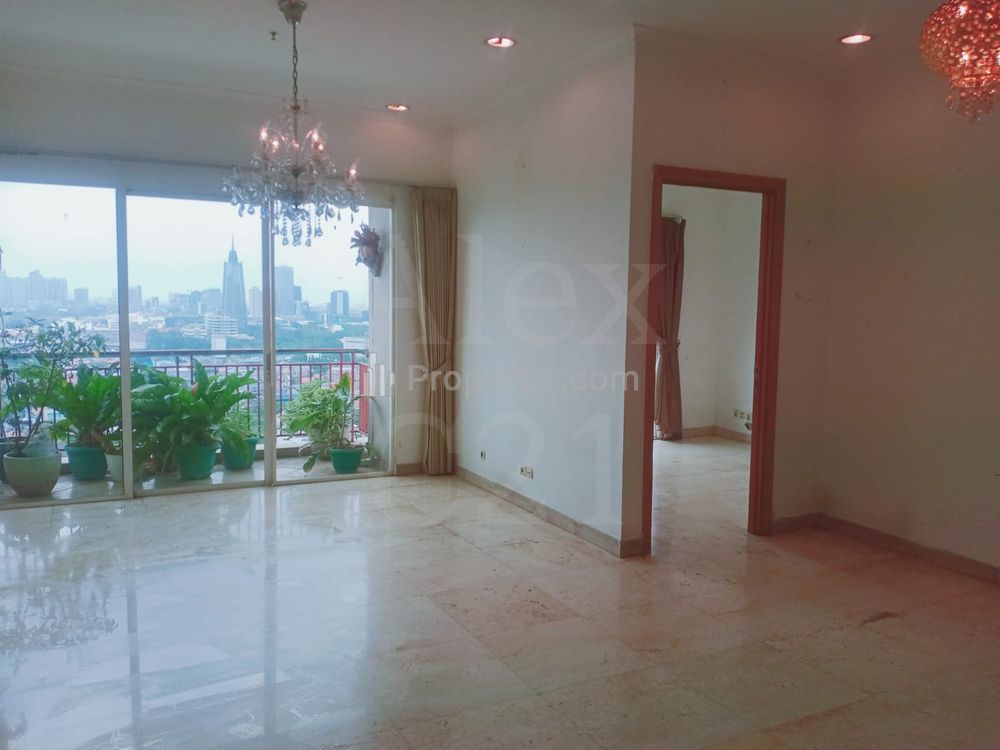 Dijual Cepat Apartemen Senayan Residences, Grogol Utara, Jakarta Selatan - 3+1 BR Unfurnished