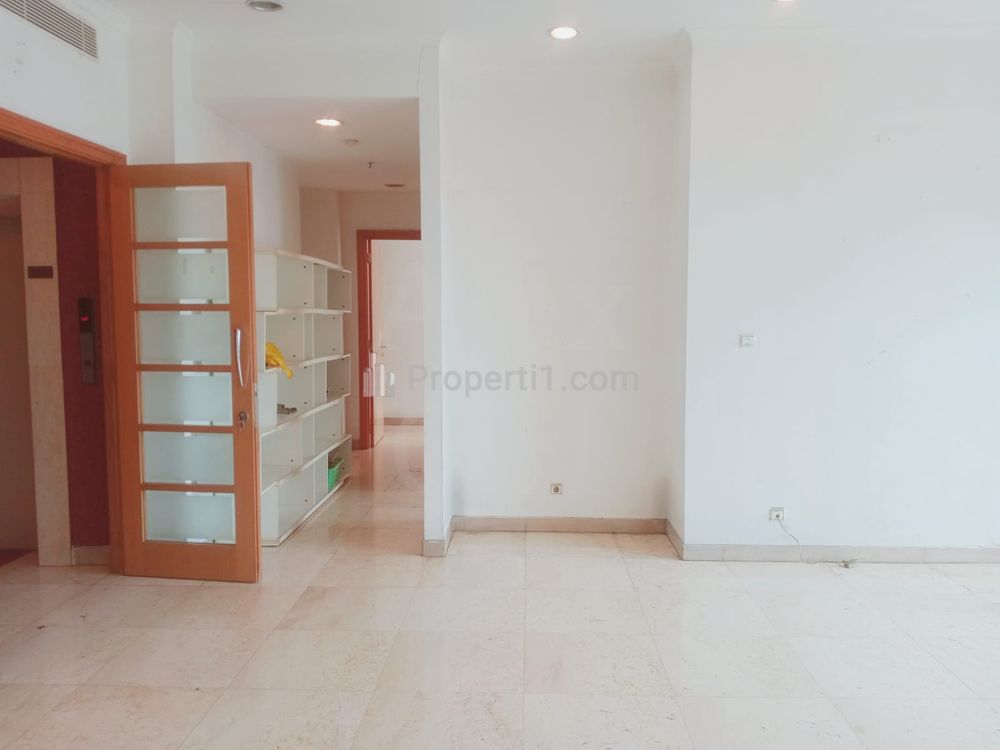 Dijual Cepat Apartemen Senayan Residences, Grogol Utara, Jakarta Selatan - 3+1 BR Unfurnished