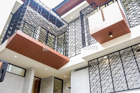 Dijual Rumah Brand New Tropical Modern di Kemang Barat Jakarta Selatan
