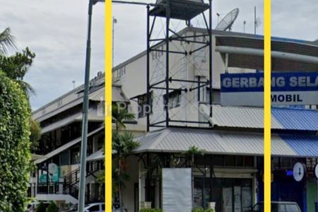 Disewakan Ruko Plaza Graha Family - Loop Graha Family Surabaya Barat  - Hadap Jalan KEMBAR - Parkir Luas Cocok Buat Segala Usaha