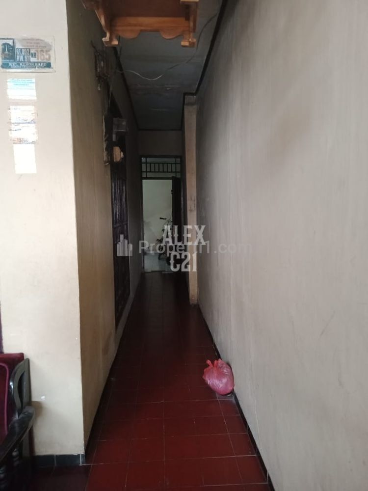 Dijual Rumah Tua Layak Huni SHM di Kebon Baru, Tebet, Jakarta Selatan