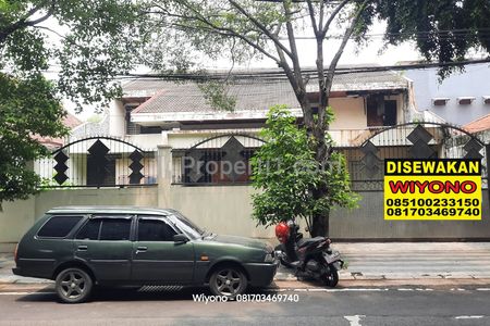 Disewakan Rumah STRATEGIS Tengah Kota Surabaya di Jaksa Agung Suprapto Cocok Buat Kantor dan Gudang