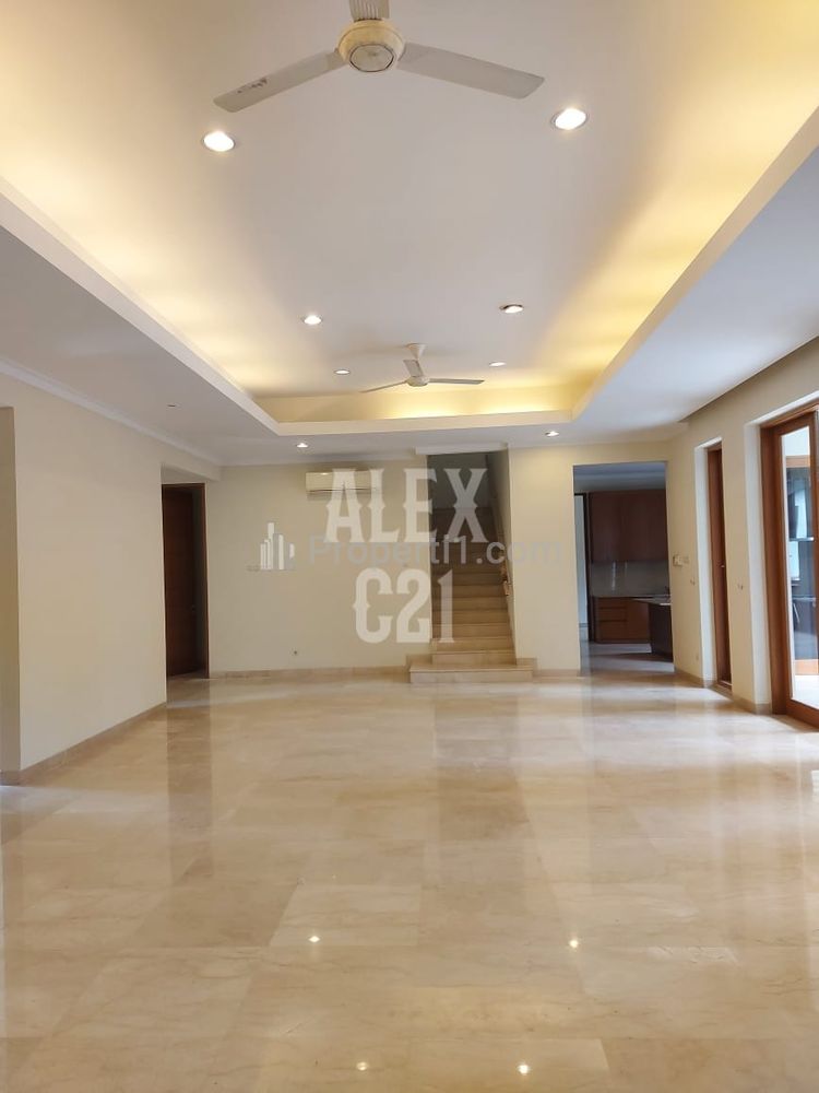 Dijual Rumah Mewah Desain Tropis Area Kemang Jakarta Selatan