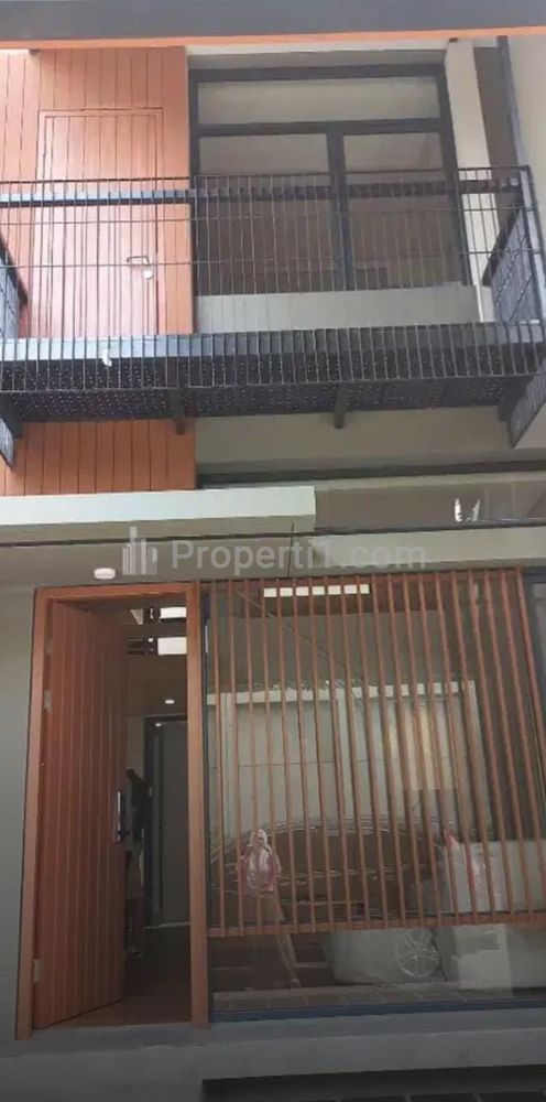 Dijual Cepat Rumah Bagus Full Furnished dan Siap Huni di Cluster Fleekhauz BSD City