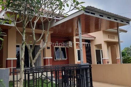 Dijual Rumah Cantik 1,5 Lantai di Perumahan Golden Paviliun, Pudakpayung, Banyumanik, Semarang