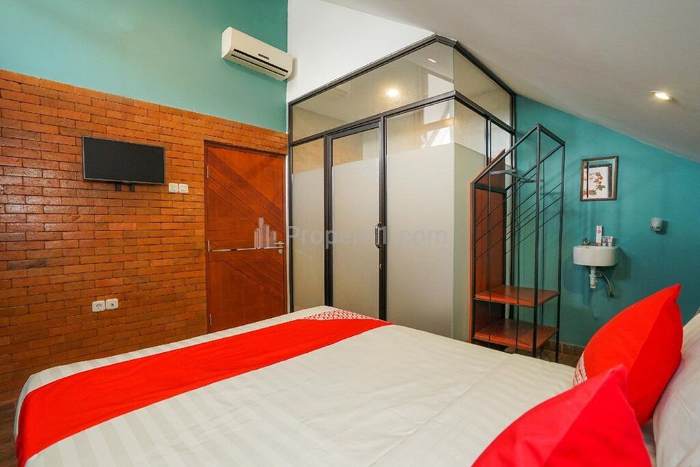 Jual Hotel dan Apotek Aktif di Jalan Menanggal, Gayungan, Surabaya