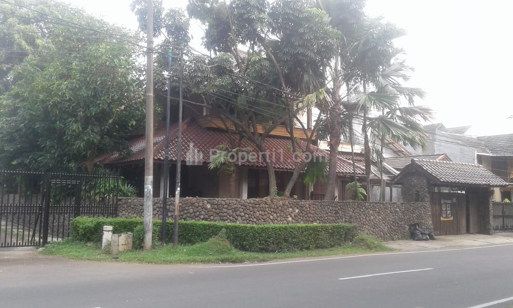 Dijual BU Termurah Rumah Hitung Tanah Saja Bangunan Bagus di Bintaro, Jakarta Selatan