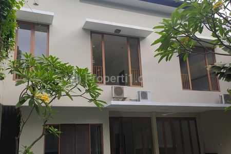 Disewakan Rumah 4 BR Private Pool, In Compound Padma Residence - Kemang, Jakarta Selatan