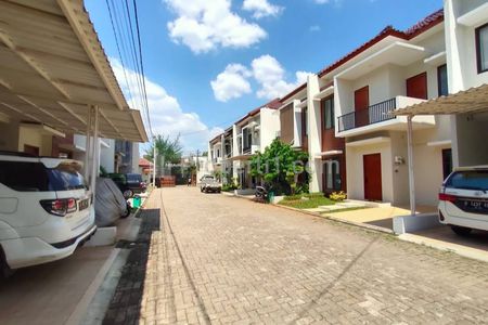 Dijual Rumah Baru Unit Terakhir Gaya Tropis di Cirendeu, Tangerang Selatan
