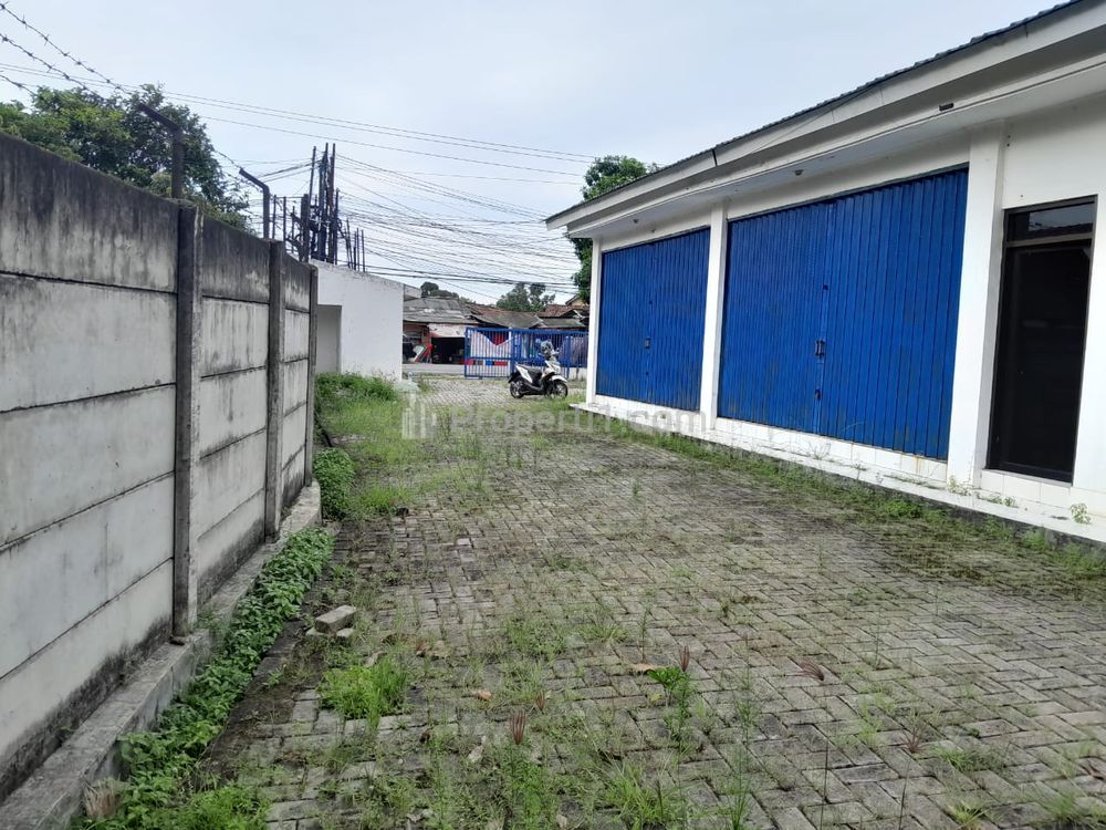 Disewakan Gudang Pinggir Jalan Raya Dekat Tol Serang Timur, Serang