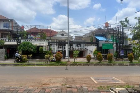 Dijual Rumah Besar + Tanah Luas, Kawasan Strategis Pinggir Jalan Raya Hasibuan, Margahayu, Bekasi Timur, Bekasi