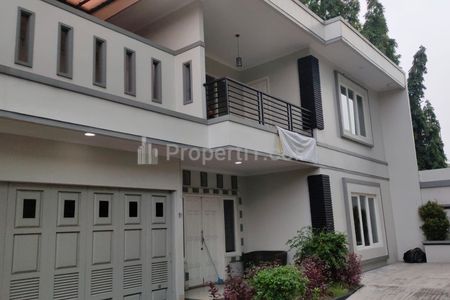 Dijual Rumah Maximalis Model Classic Modern di Kemang, Jakarta Selatan