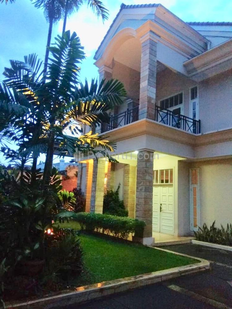 Disewakan Rumah Mewah Siap Huni Daerah Strategis Pondok Indah, Jakarta Selatan