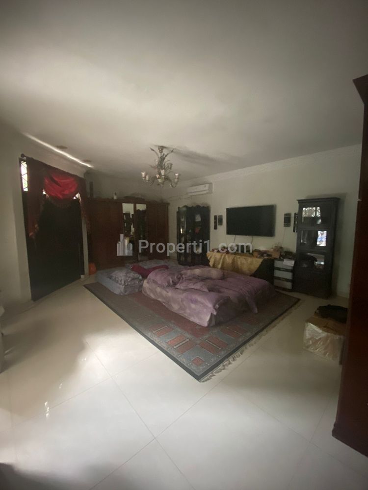Dijual/Disewa Rumah Sultan Bergaya Mediterania Daerah Kemang, Jakarta Selatan