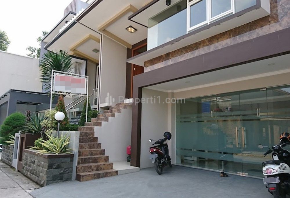 Jual Rumah Minimalis 3 Lantai di Perum Bacin Kudus Jawa Tengah