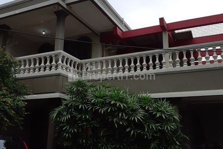 Jual Murah Rumah Hitung Tanah Konsep Villa di Kebon Jeruk Jakarta Barat - Luas Tanah 1.900 m2