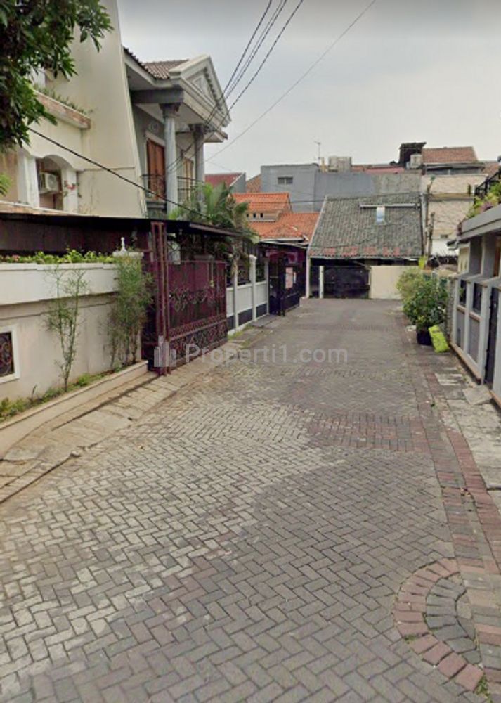 Dijual Rumah Tua Tusuk Sate di Komplek Citra Garden 3, Cengkareng, Jakarta Barat - SHM