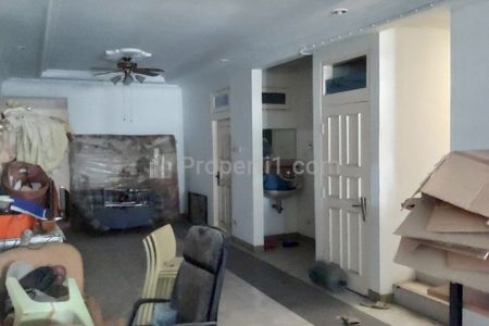 Dijual Rumah Bangunan Lama di Perumahan Puri Indah Kembangan Jakarta Barat Luas Tanah 140 m2