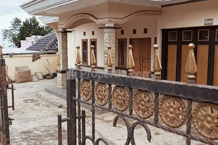 Dijual Murah Rumah Full Furnish di Cisarua Tugu Mukti Bandung Barat