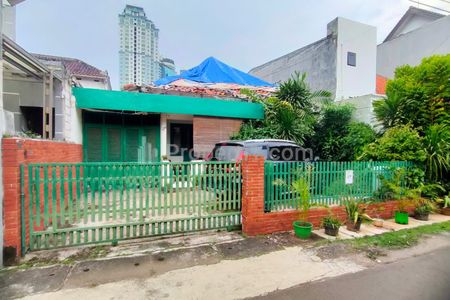 Dijual Rumah Tua Hitung Tanah di Guntur Setiabudi Jakarta Selatan - Luas Tanah 315 m2