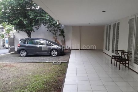 Dijual Rumah dengan Luas Tanah 420 m2 di Bintaro Tangerang Selatan