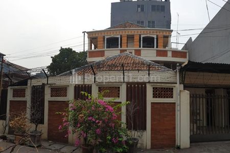 Dijual Rumah Mangga Besar 3 lantai 340 Meter