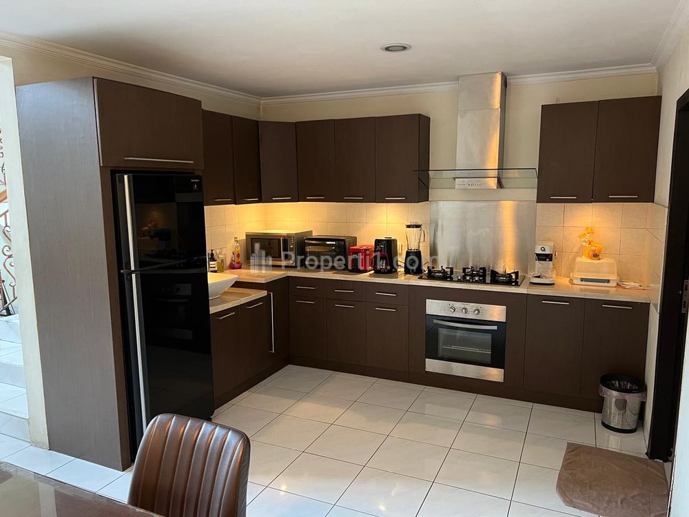 Dijual Rumah Mewah LT 446 m2 Daerah Elite di Kebayoran Lama, Jakarta Selatan