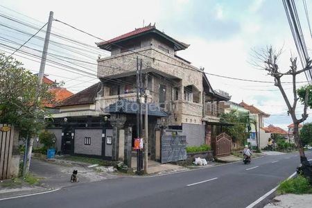 Jual Rumah Mewah Bagus di Jalan Nuansa Utama Jimbaran Kuta Selatan Bali