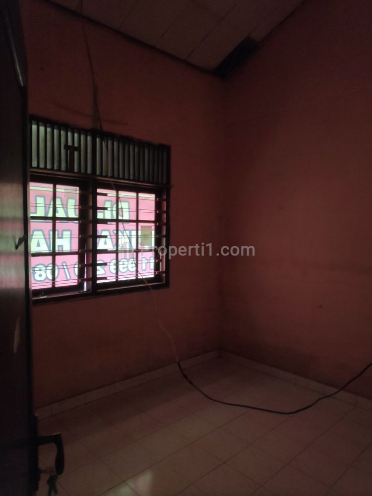 Dijual BU Rumah Tua di Komplek Cantiga, Cipondoh, Tangerang