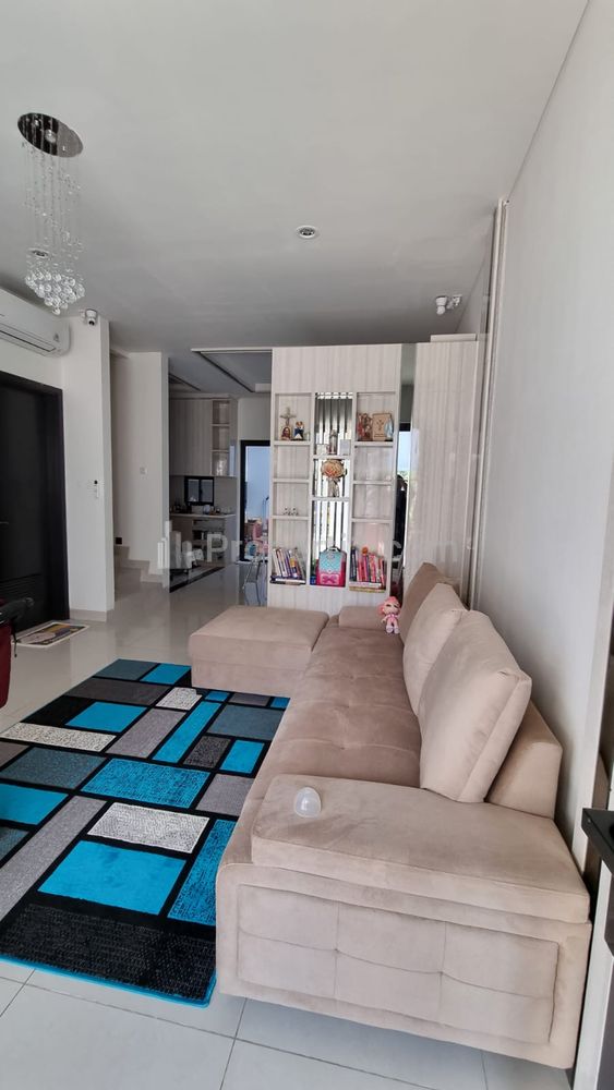Dijual Rumah Mewah di Wisteria Cakung Jakarta Timur