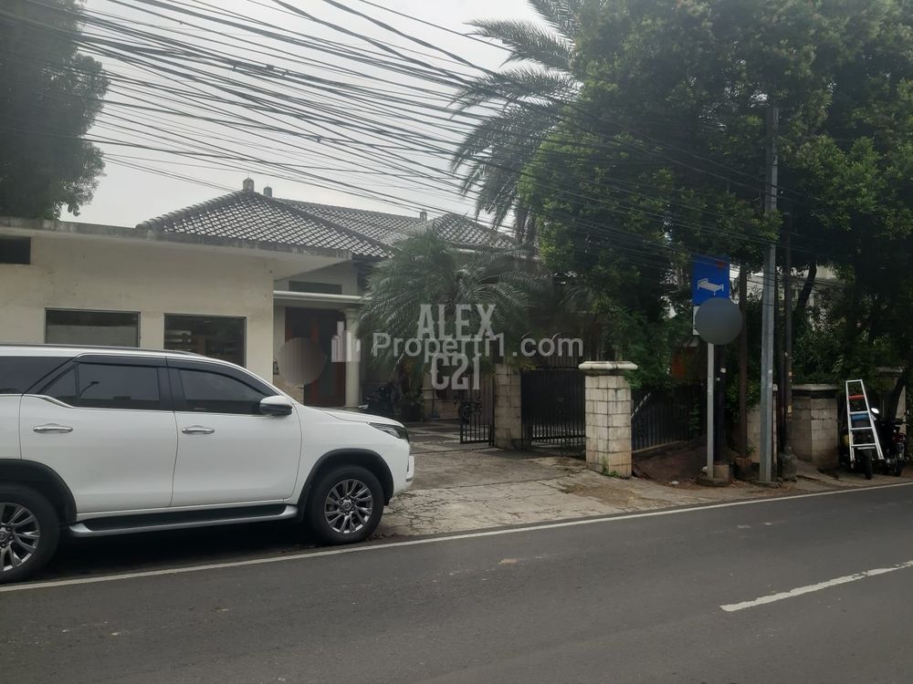 Dijual Rumah Mewah Ada Kolam Renang di Cipete Selatan Jakarta Selatan
