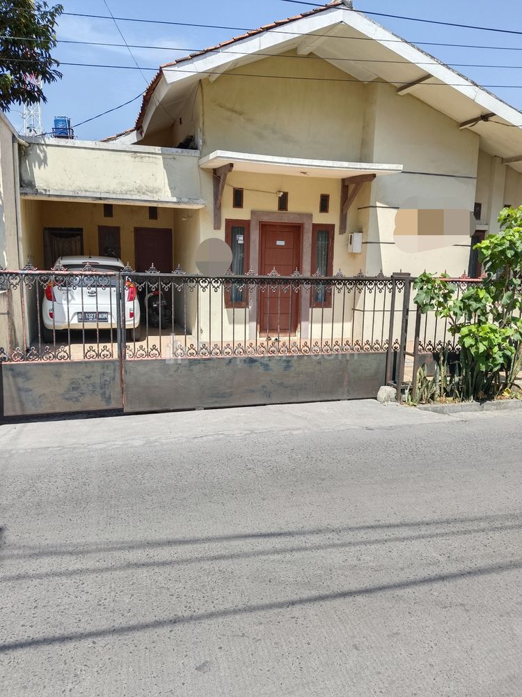 Dijual Rumah Strategis di Main Road Cisaranten Kulon Arcamanik Bandung