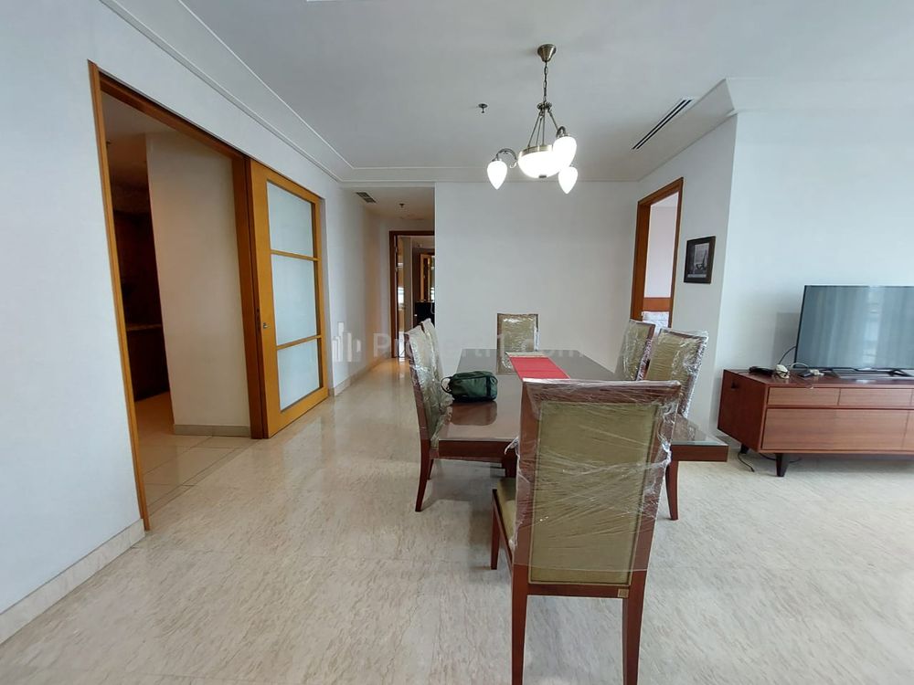 Sewa Apartemen Pakubuwono Residence Type 2+1 Bedrooms Very Good Unit, BEST DEAL!