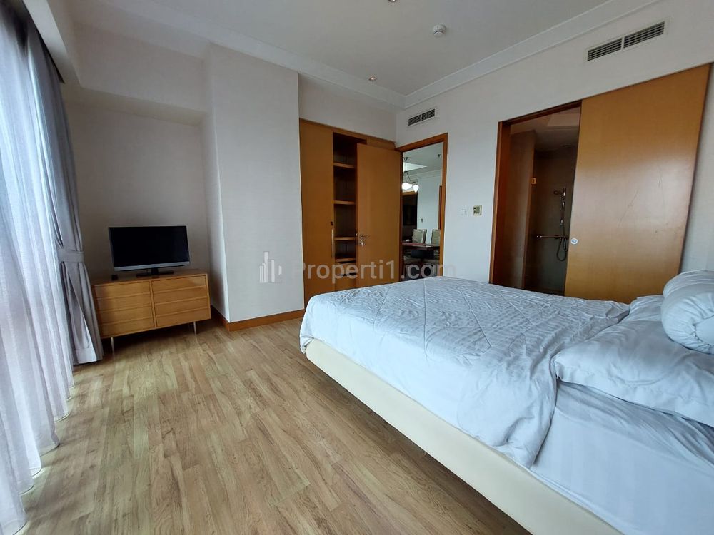 Sewa Apartemen Pakubuwono Residence Type 2+1 Bedrooms Very Good Unit, BEST DEAL!