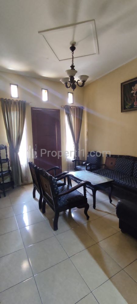 Dijual Rumah Strategis di Main Road Cisaranten Kulon Arcamanik Bandung