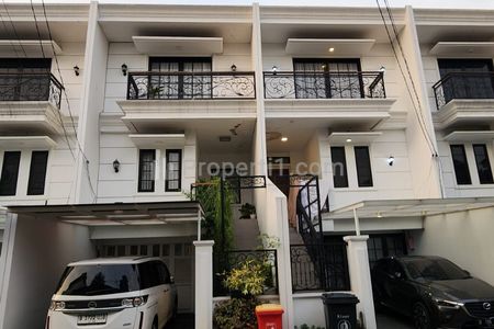 Dijual Rumah Cluster 3 Lantai Siap Huni di Bintaro Pesanggrahan Jakarta Selatan