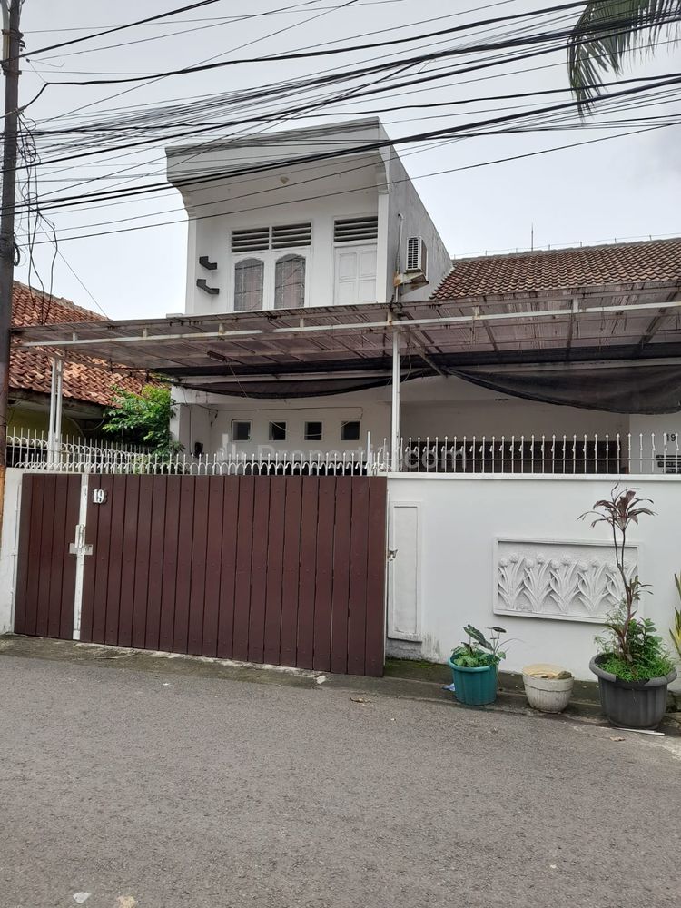 Dijual Rumah Non Komplek Secondary Siap Huni di Duren Sawit Jakarta Timur.