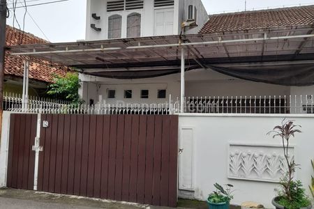 Dijual Rumah Non Komplek Secondary Siap Huni di Duren Sawit Jakarta Timur.