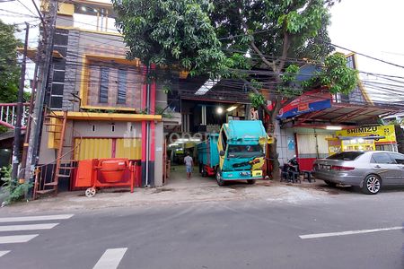 Dijual Cepat Toko Material Bahan Bangunan Beserta Rumah Tinggal dan Rumah Kost Furnished Siap Langsung Usaha di Cipayung Jakarta Timur