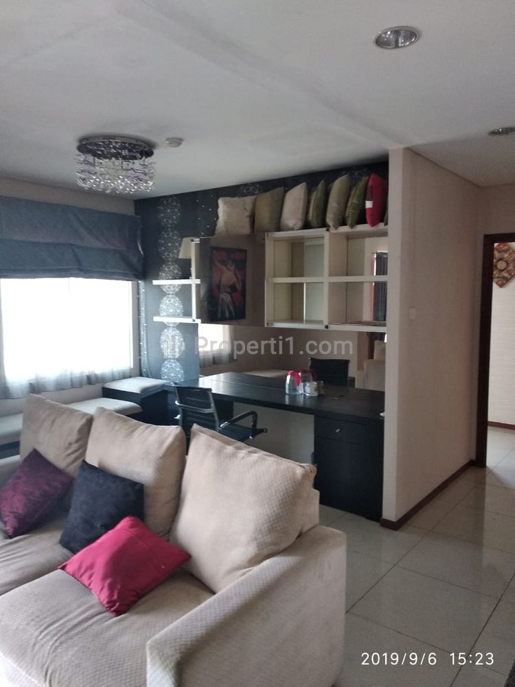 Dijual Apartemen Lokasi Strategis di Apartemen Thamrin Residence 2 — 3 BR Fully Furnished