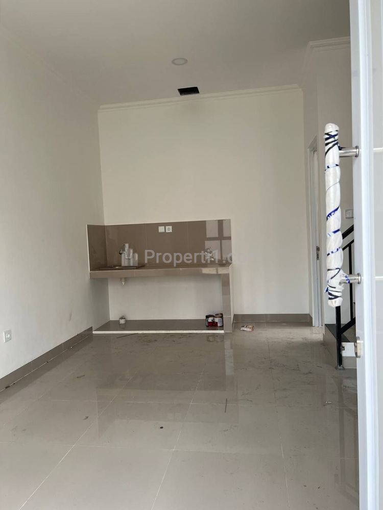 Jual Rumah Baru 2 Lantai Lokasi Strategis Pinggir Jalan Cilodong Depok
