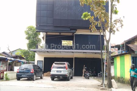Dijual Ruko 3 Lantai SHM di Jalan.Wahid Hasyim Kota Pontianak