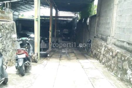 Dijual Segera Bengkel Aktif di Kedung Mundu Raya Semarang, Tanah Luas Cocok untuk Kost Eksklusif Swalayan Kantoran Mall