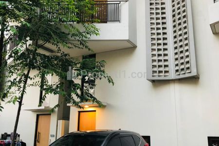 Dijual rumah Townhouse 3 lantai siap huni dekat Bintaro di Ciputat