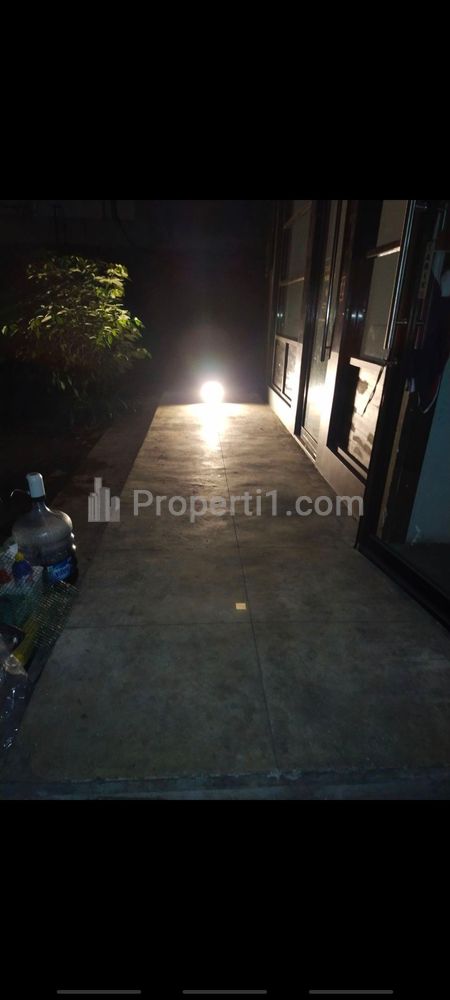 Dijual/Disewakan Rumah Pinggir Jalan di Daerah Veteran Bintaro Jakarta Selatan